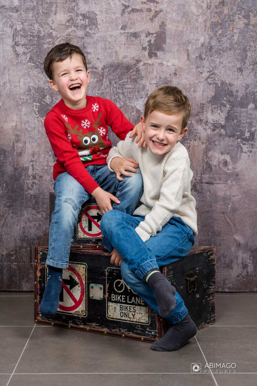 Weihnachtsshooting Zwei Jungs im Studio